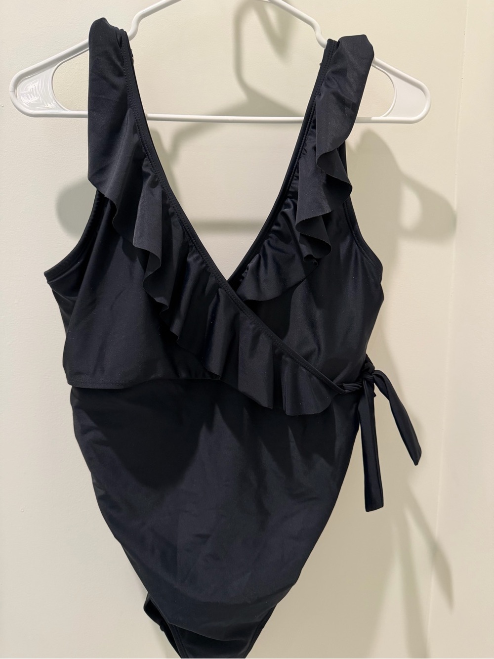 Kindred Bravely Black Ruffle Maternity One-Piece Swimsuit Medium